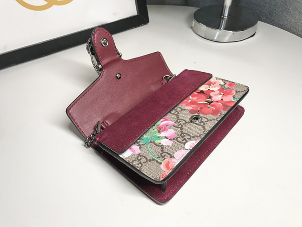 激安グッチバッグコピー角部分ディテール